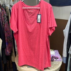NWT Universal Thread Top